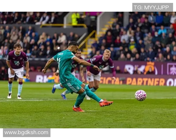 利物浦英超夺冠前景分析：伯恩利降级风险加剧，英超争冠形势与保级球队现状全解读